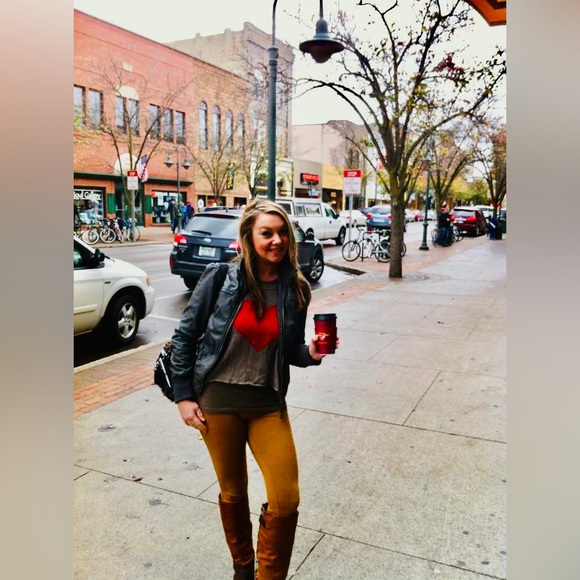 Meet your Posher, Candace - Picture 6 of 6